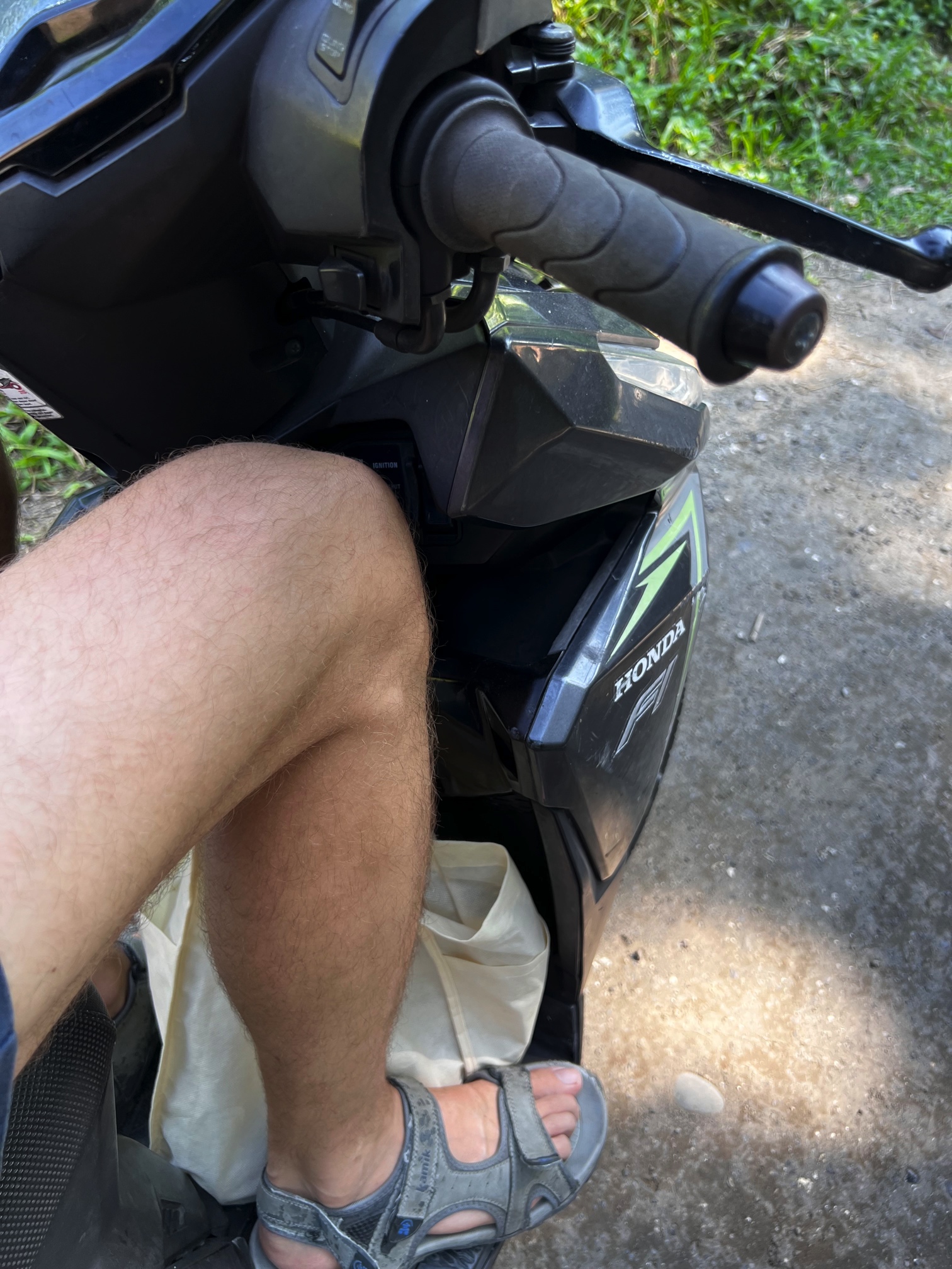 Small leg space